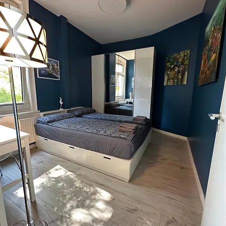 Komfortables Zentral Gelegen Διαμέρισμα