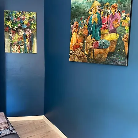 Komfortables Zentral Gelegen Διαμέρισμα *