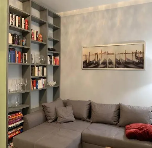 Komfortables Zentral Gelegen Apartment *